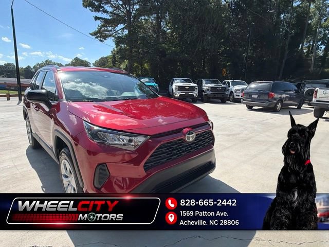 Used 2019 Toyota RAV4 LE FWD image 1