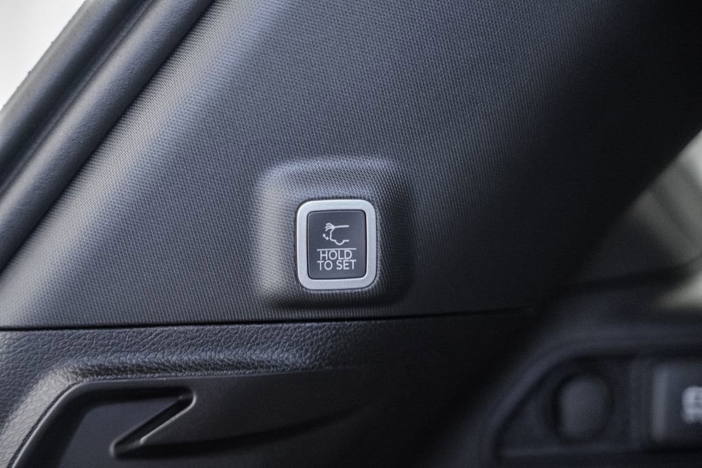 New 2025 Jeep Grand Cherokee Altitude image 10