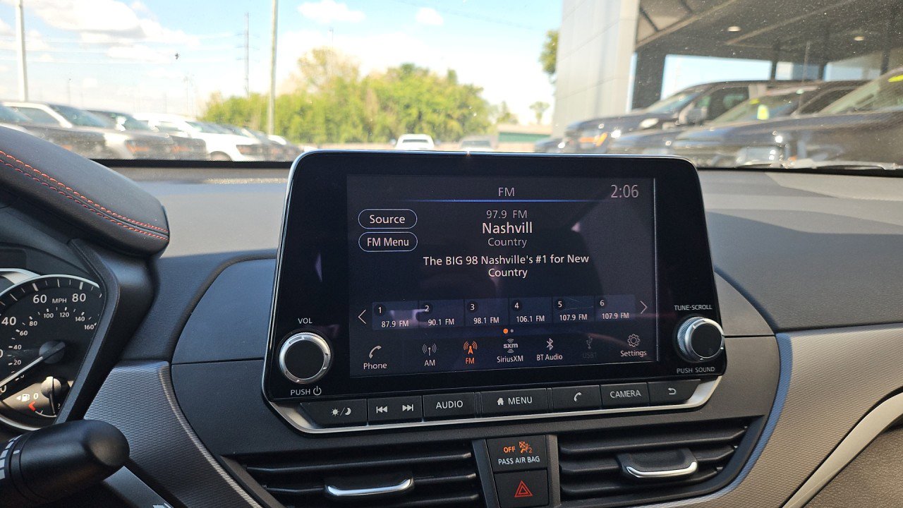 Used 2024 Nissan Altima 2.5 SR image 17