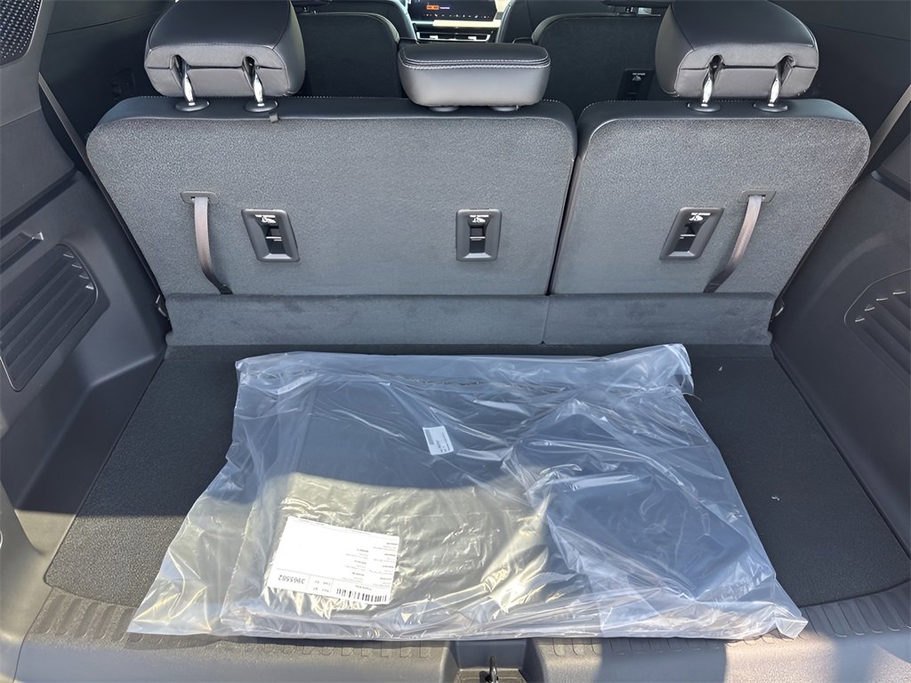 New 2025 Chevrolet Traverse LT image 8