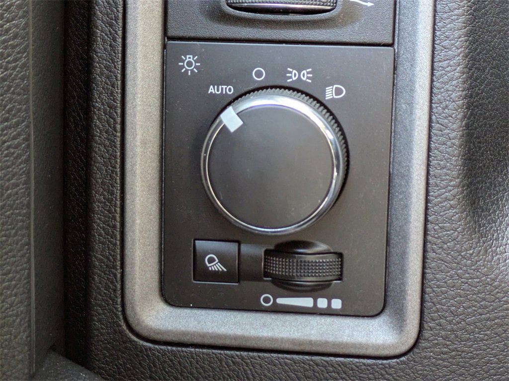 Used 2016 RAM 1500 ST w/ SXT Appearance Group image 25