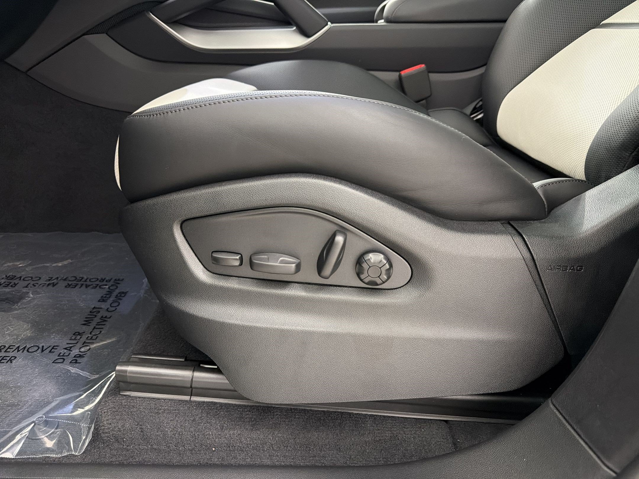 New 2026 Porsche Cayenne Coupe AWD/4WD image 12