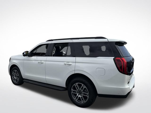 Used 2025 Ford Expedition Active AWD/4WD image 3