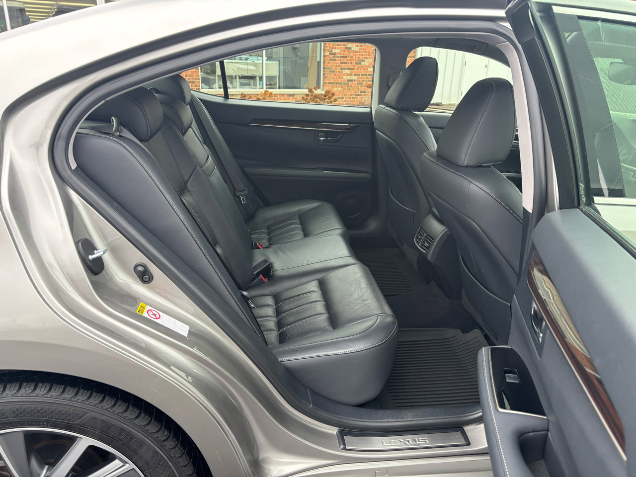 Used 2017 Lexus ES 300h image 12