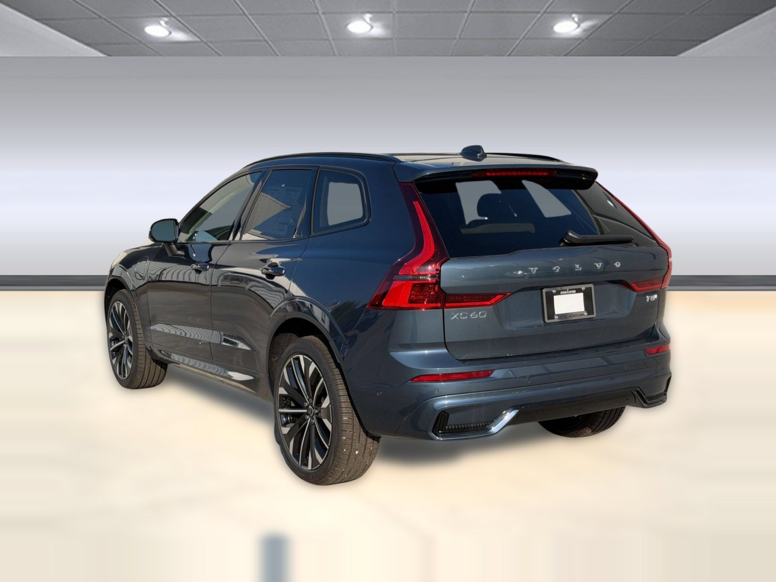 New 2026 Volvo XC60 T8 Ultra w/ Climate Package AWD/4WD image 3