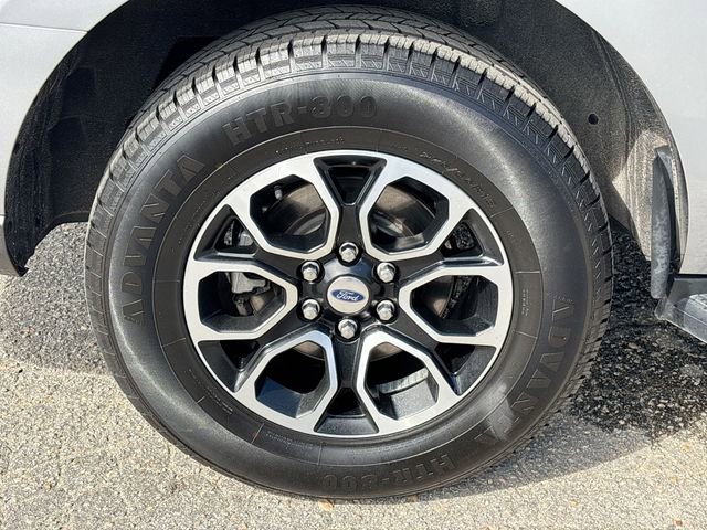 Used 2024 Ford Expedition XLT image 11