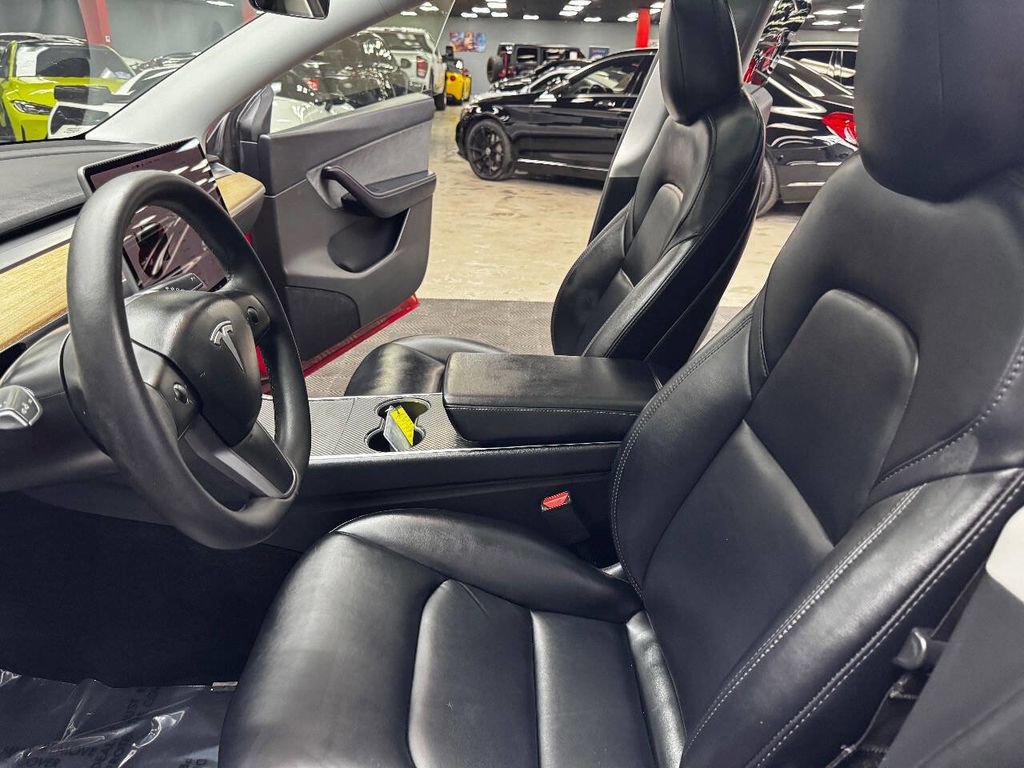 Used 2021 Tesla Model Y Long Range image 33