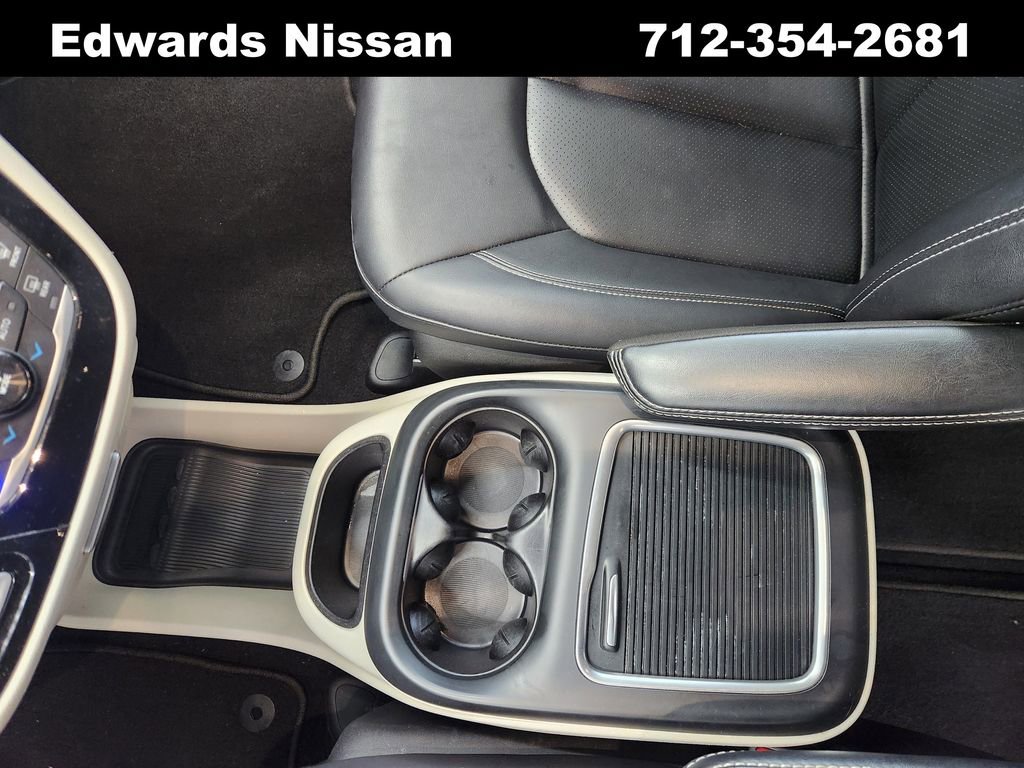 Used 2024 Chrysler Pacifica Touring-L image 33