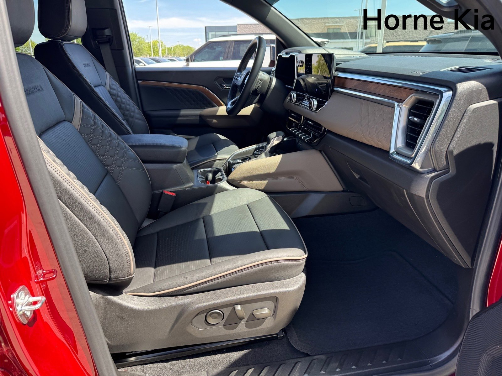 Used 2026 GMC Canyon Denali image 26