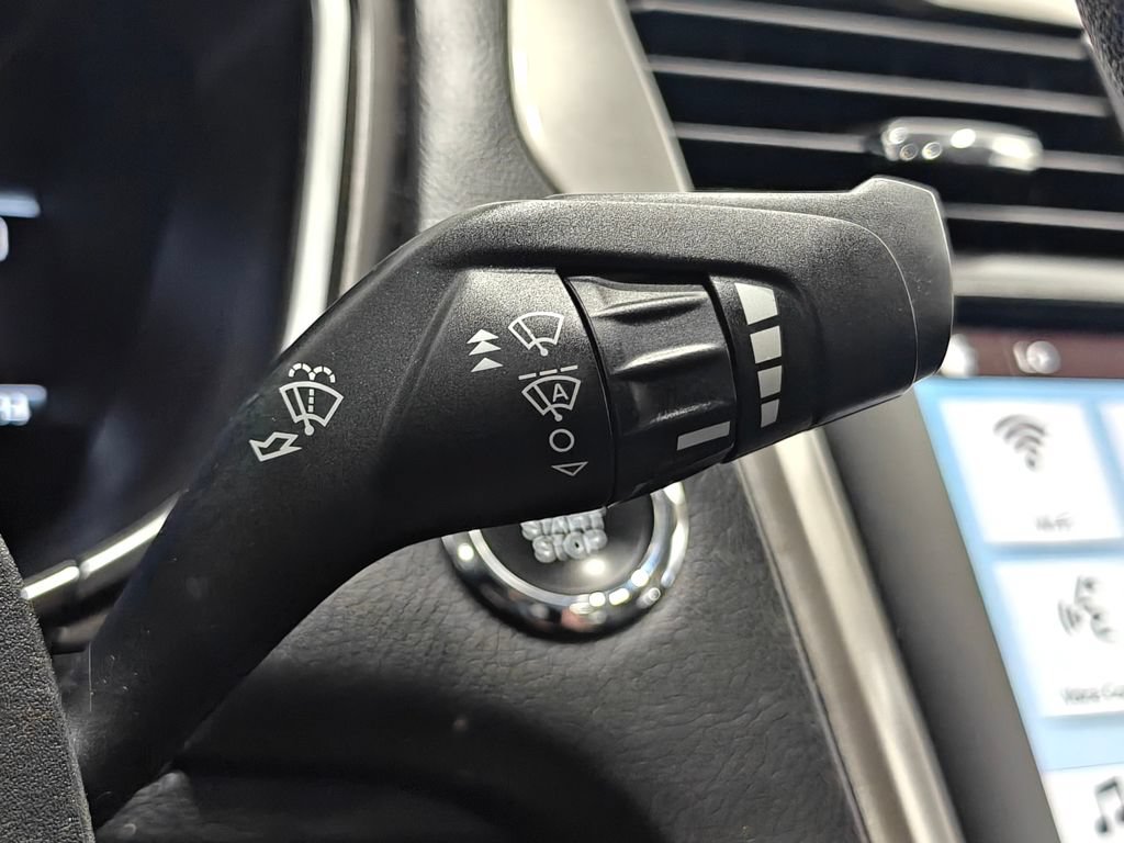 Used 2018 Ford Fusion SE w/ Fusion SE Technology Package FWD image 42