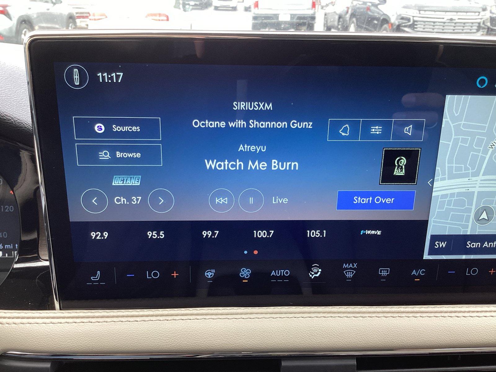 Used 2026 Lincoln Corsair Reserve w/ Jet Appearance Package FWD image 23