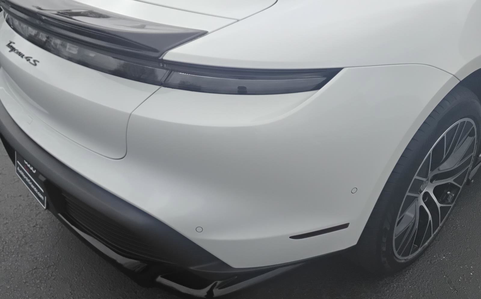 Used 2020 Porsche Taycan 4S image 9