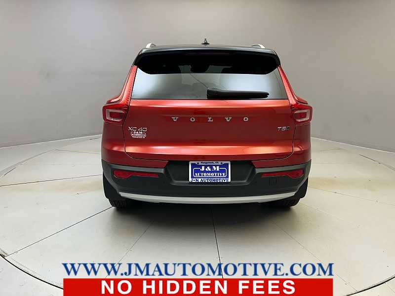Used 2019 Volvo XC40 T5 Momentum image 4