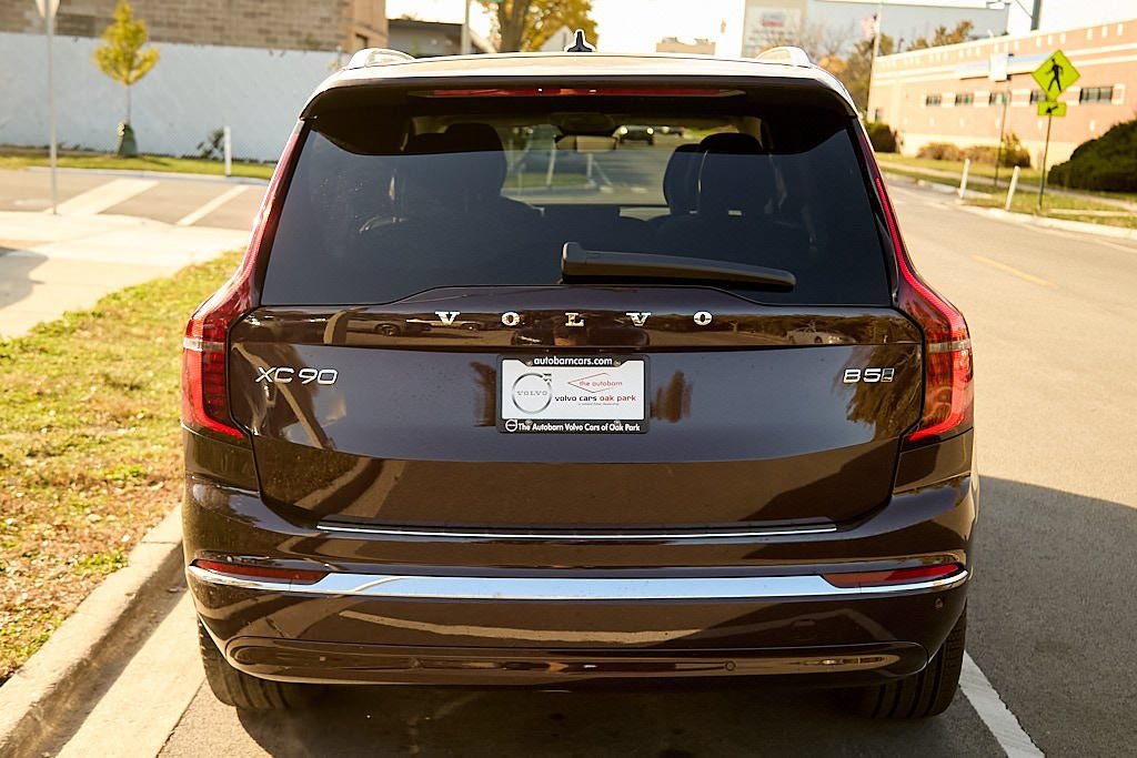 New 2026 Volvo XC90 B5 Ultra w/ Protection Package AWD/4WD image 8
