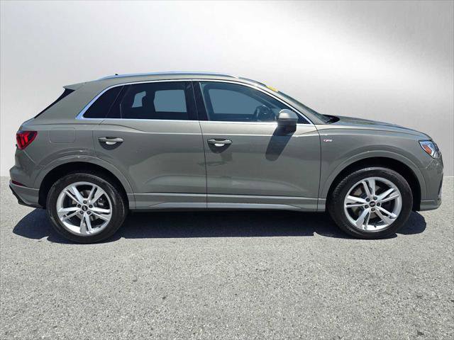 Used 2023 Audi Q3 2.0T Premium Plus w/ Premium Plus Package AWD/4WD image 2