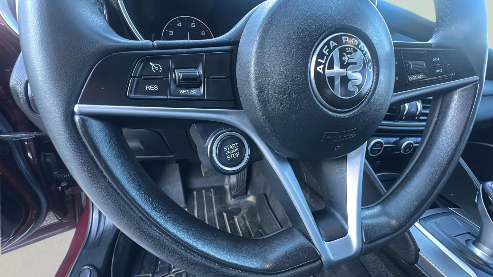 Used 2017 Alfa Romeo Giulia Ti AWD/4WD image 20