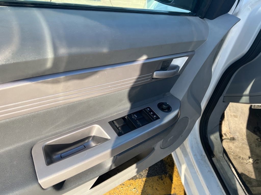 Used 2008 Chrysler Sebring LX image 9