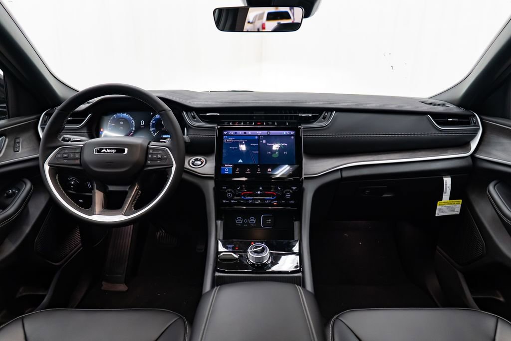 New 2025 Jeep Grand Cherokee L Limited w/ Trailer Tow Package image 10