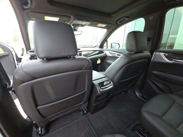 New 2025 Cadillac XT6 Sport w/ Technology Package image 19