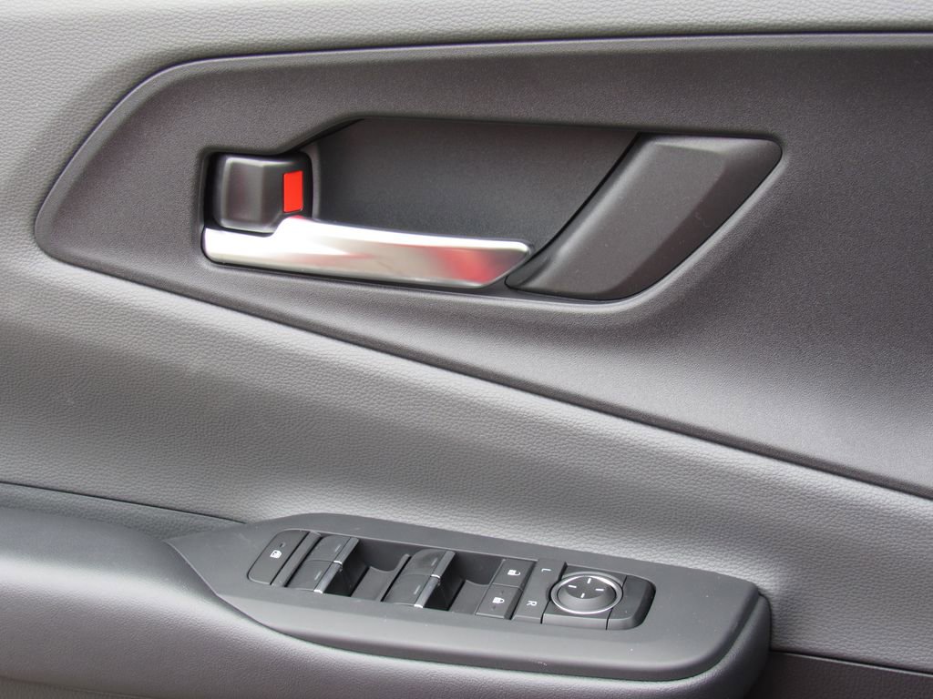 New 2026 Toyota Prius XLE FWD image 33