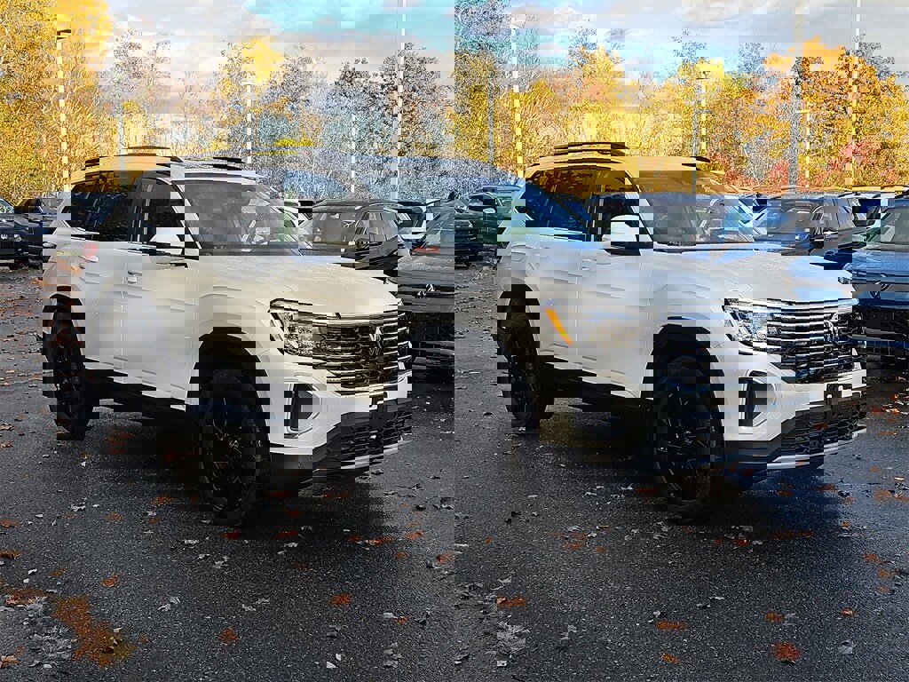 New 2026 Volkswagen Atlas SE image 2