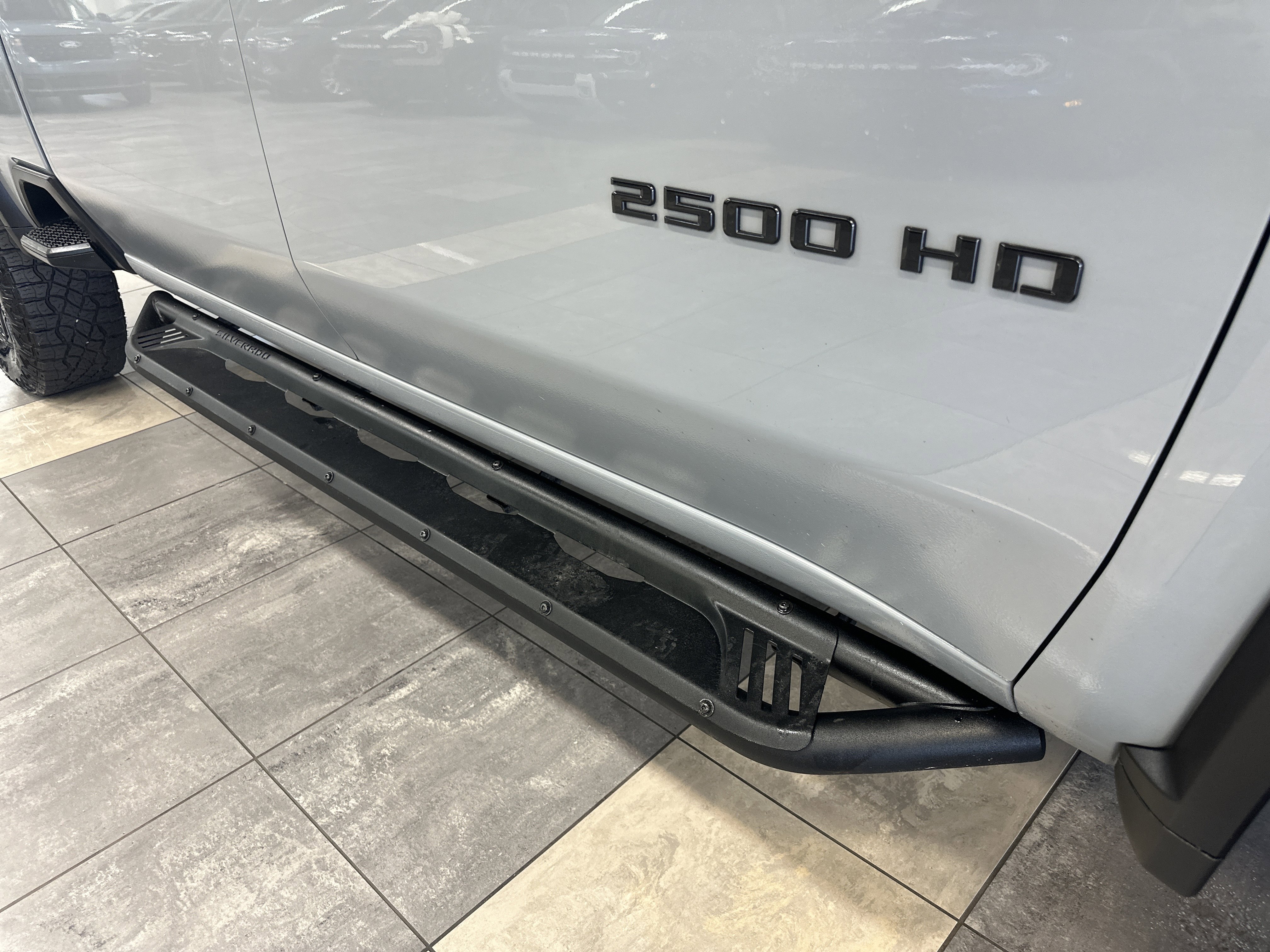 Used 2025 Chevrolet Silverado 2500 ZR2 w/ Technology Package image 8