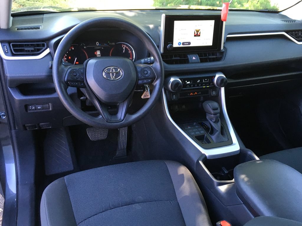 Used 2025 Toyota RAV4 LE AWD/4WD image 22