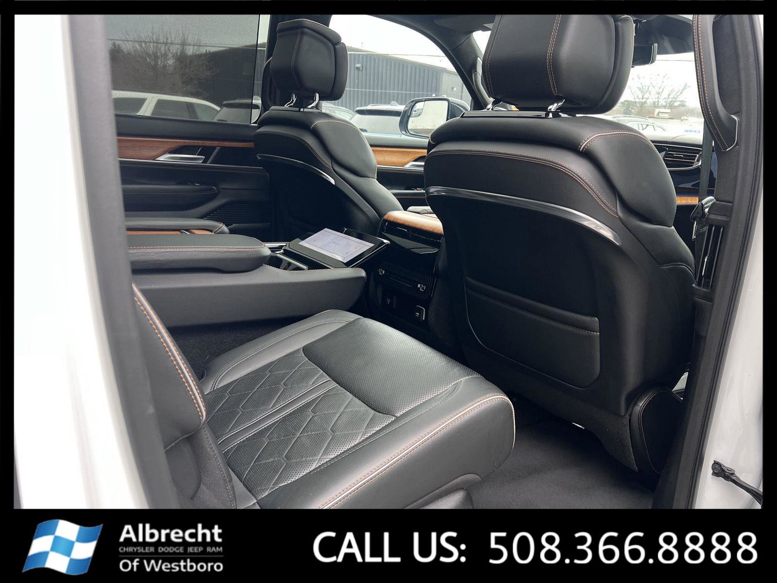 Used 2024 Jeep Grand Wagoneer L Series III image 17