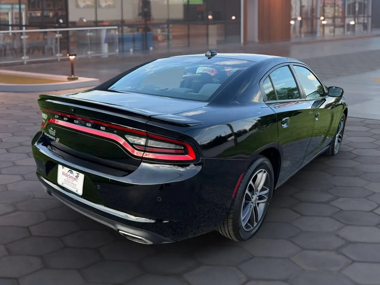 Used 2019 Dodge Charger SXT AWD/4WD image 5