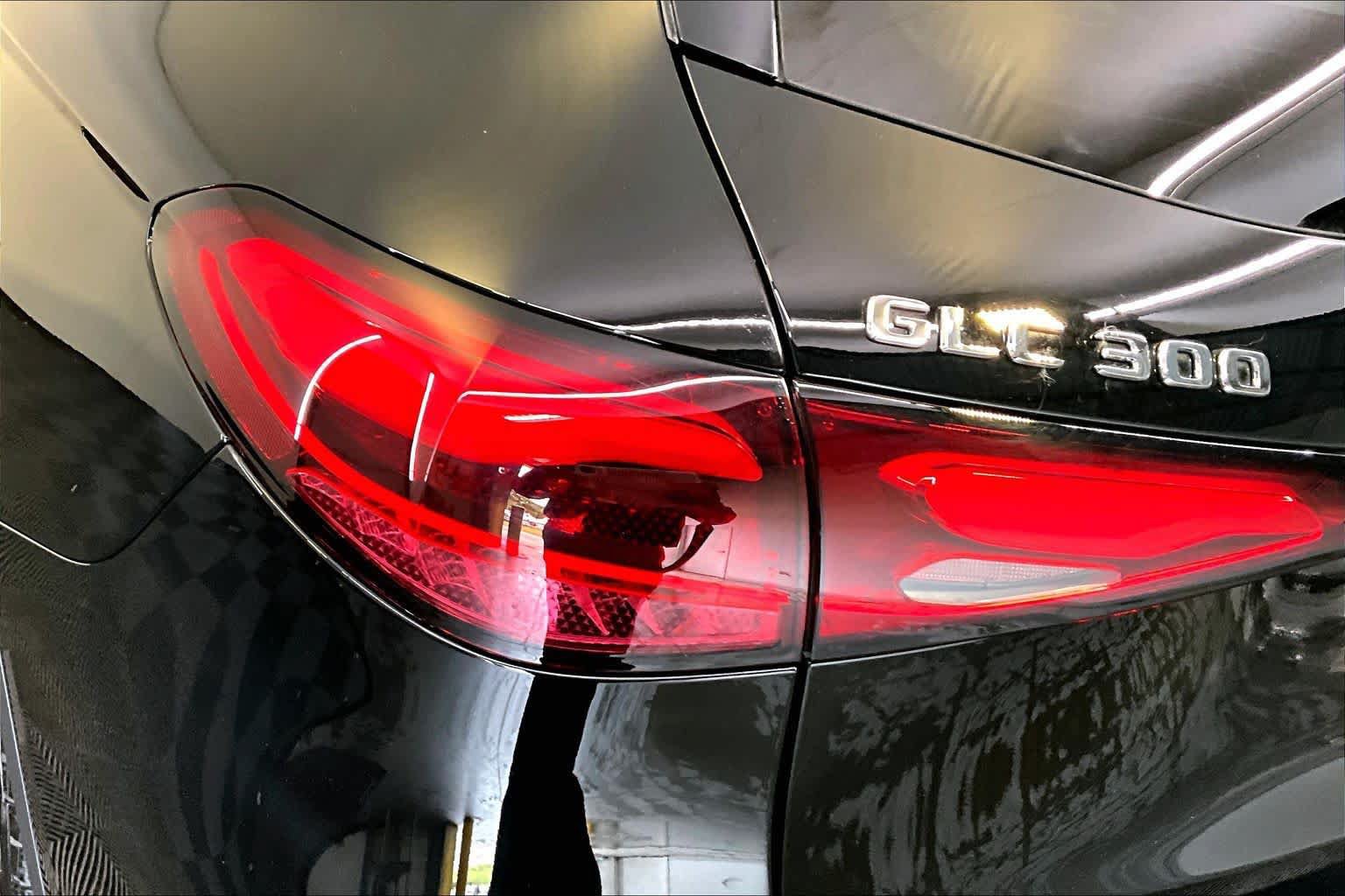 Used 2024 Mercedes-Benz GLC 300 4MATIC image 28
