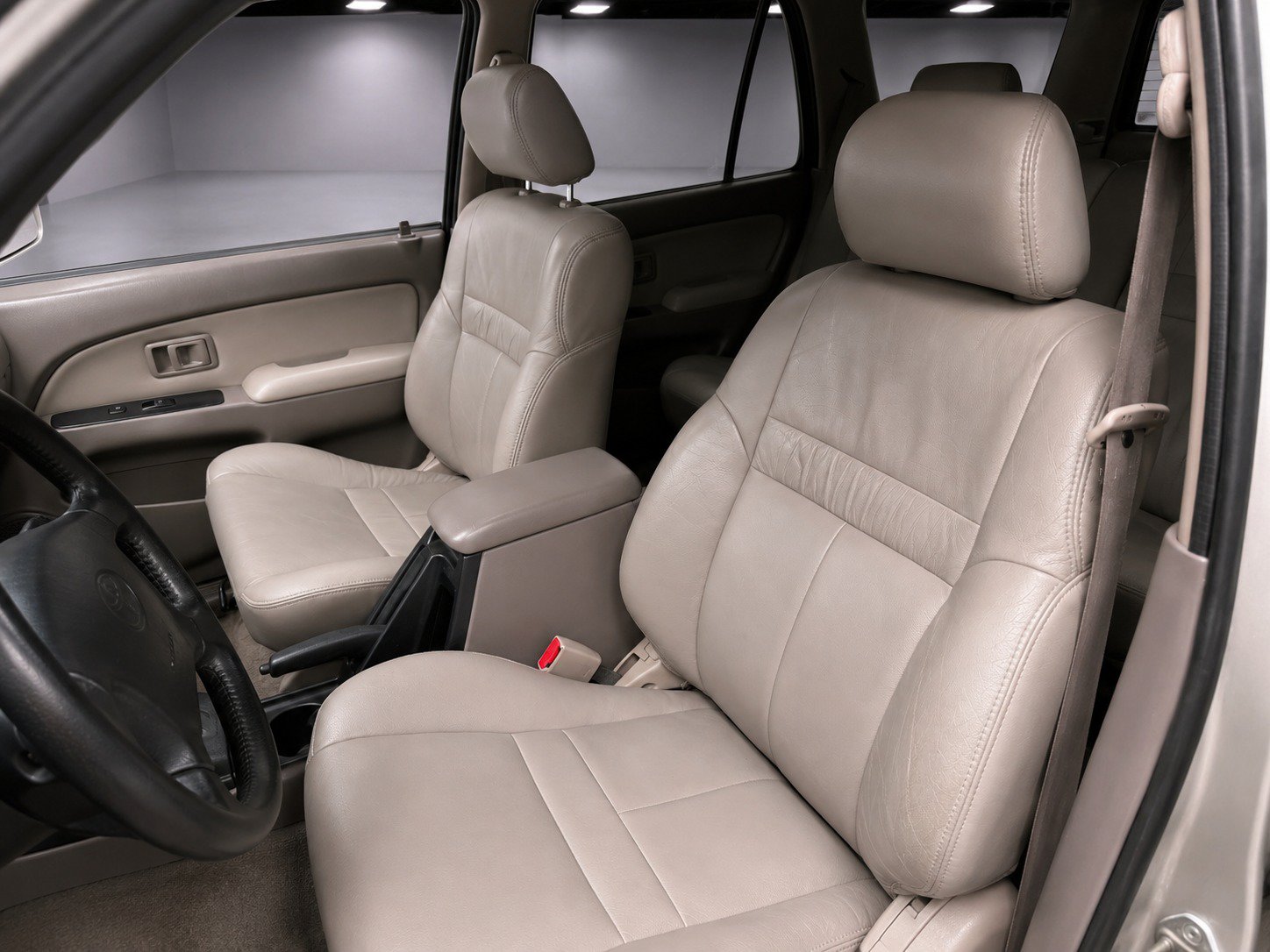Used 2001 Toyota 4Runner SR5 AWD/4WD image 8