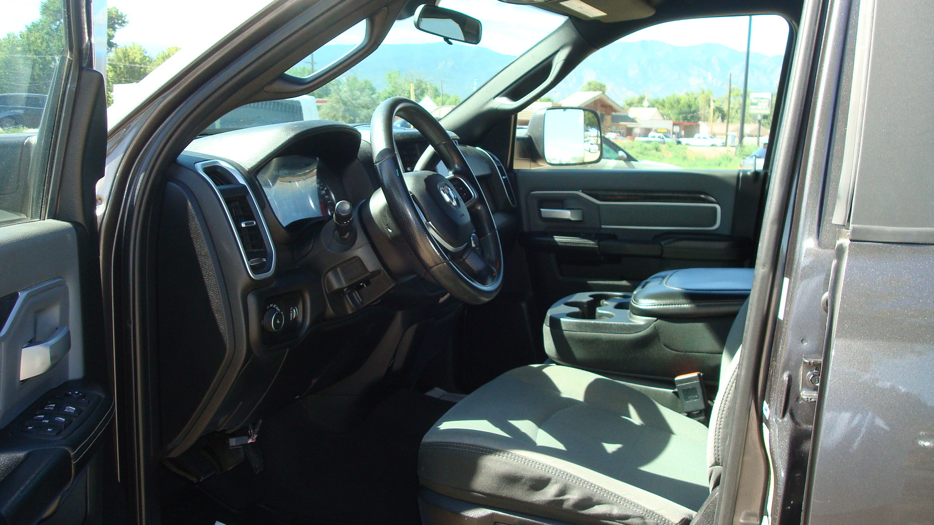 Used 2022 RAM 2500 Big Horn AWD/4WD image 8