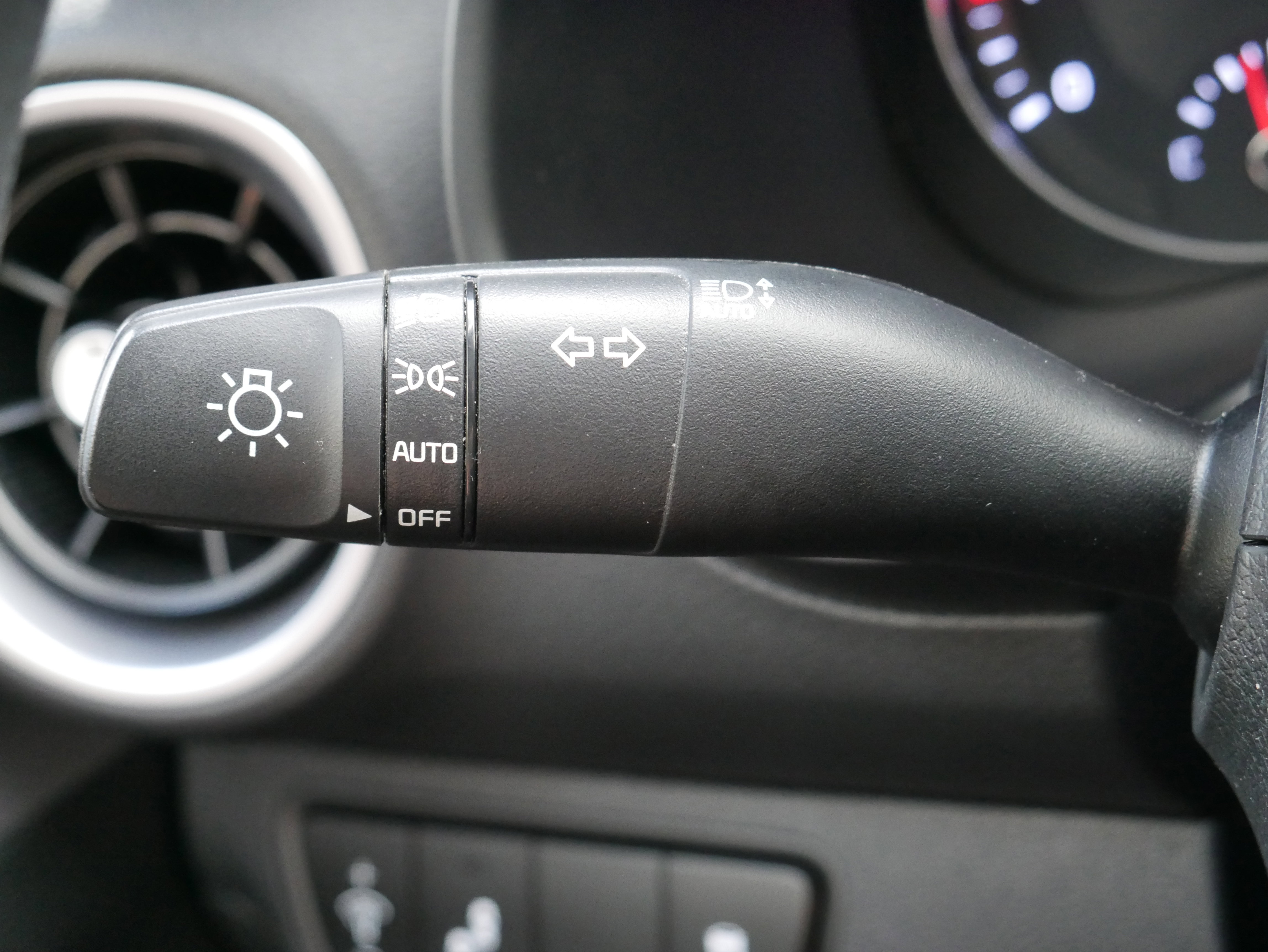 Certified 2023 Kia Forte LXS w/ LXS Technology Package image 24