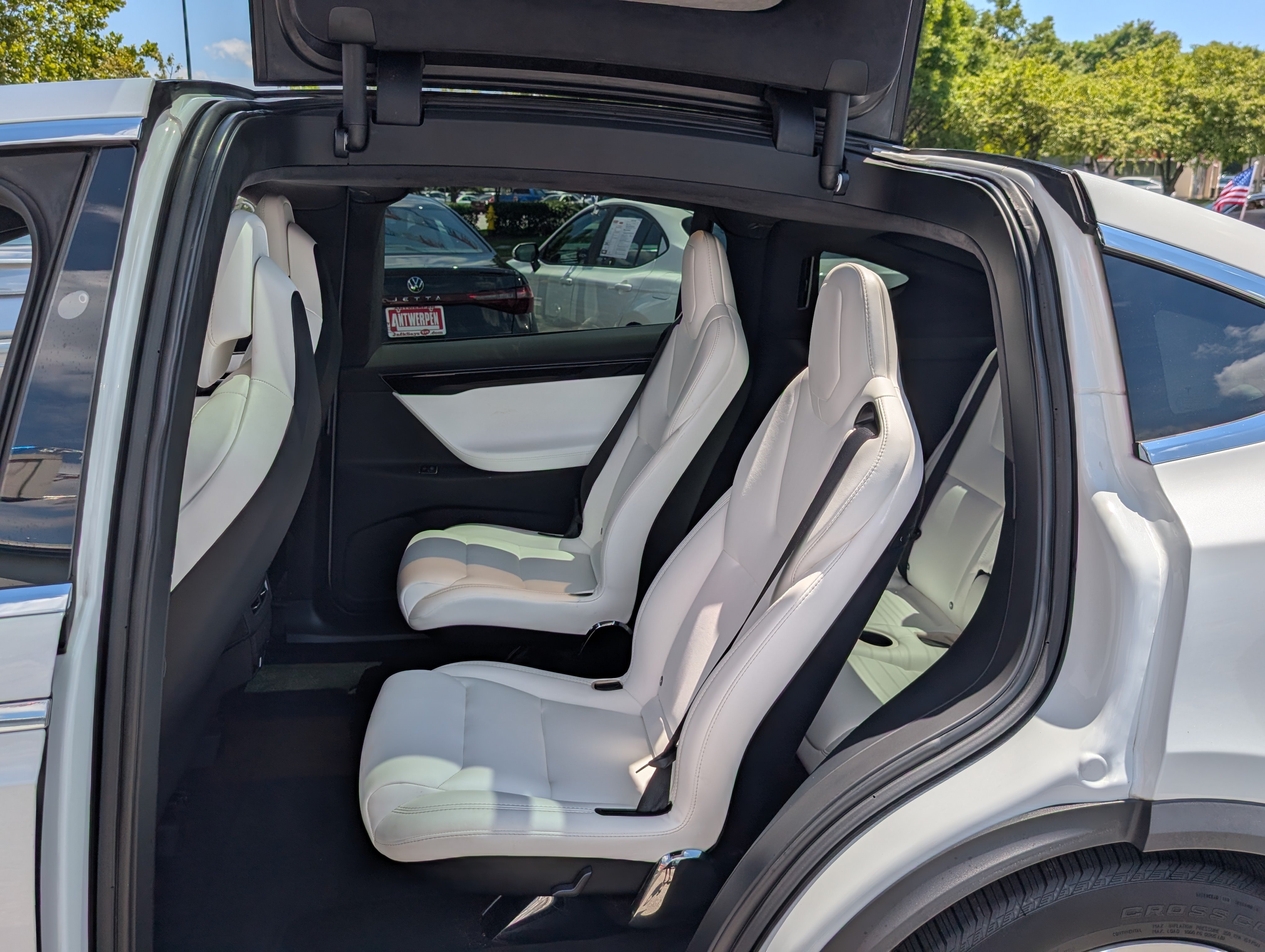 Used 2018 Tesla Model X 75D AWD/4WD image 16