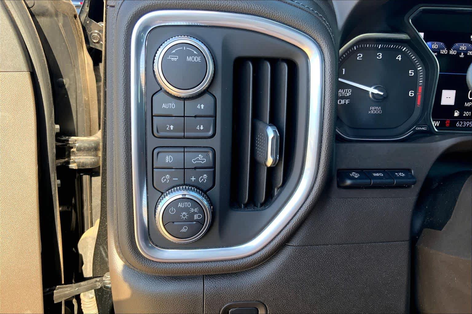 Used 2020 GMC Sierra 1500 Denali w/ Denali Ultimate Package AWD/4WD image 32