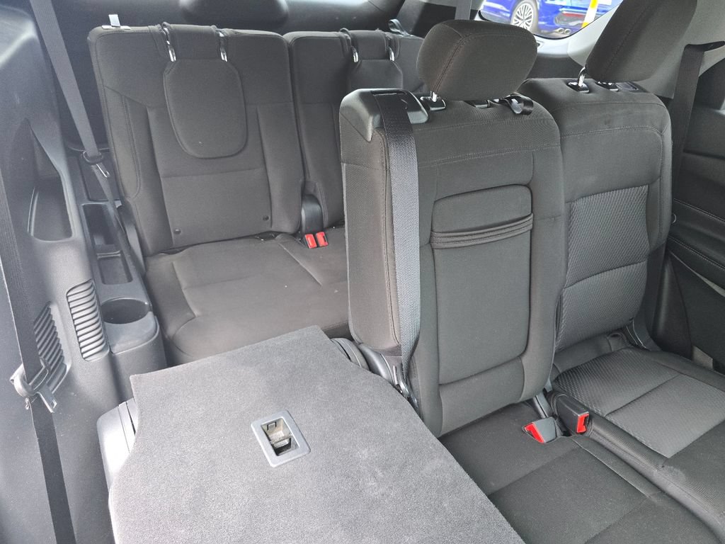 Used 2023 Ford Explorer XLT AWD/4WD image 29
