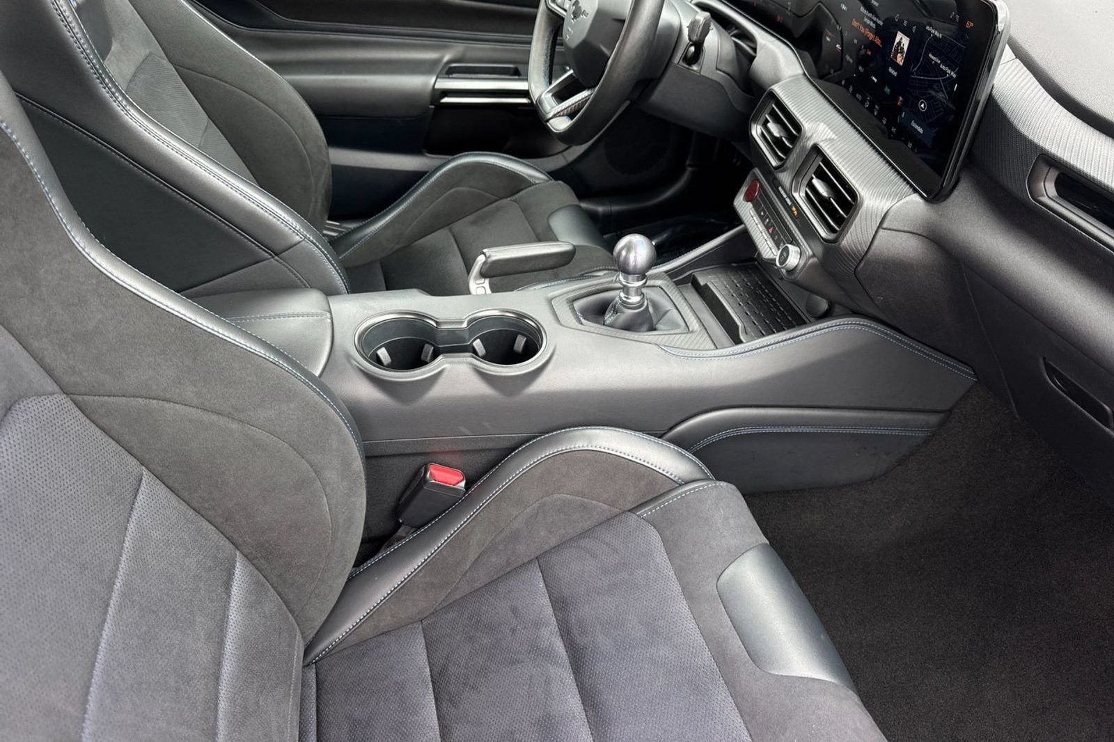 Used 2024 Ford Mustang Dark Horse RWD image 18