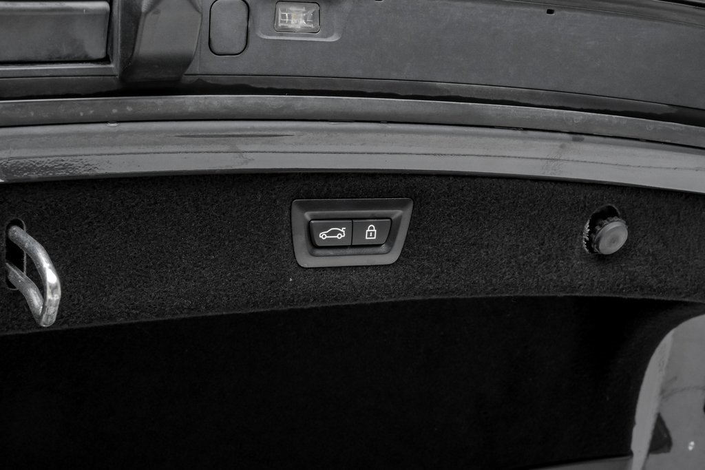 Used 2022 BMW M8 Competition w/ M Carbon Exterior Package image 51