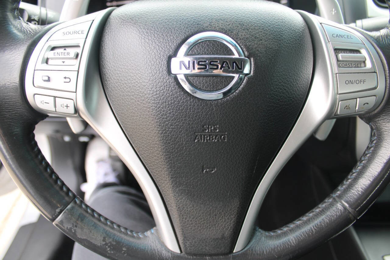 Used 2017 Nissan Altima 2.5 SR image 14