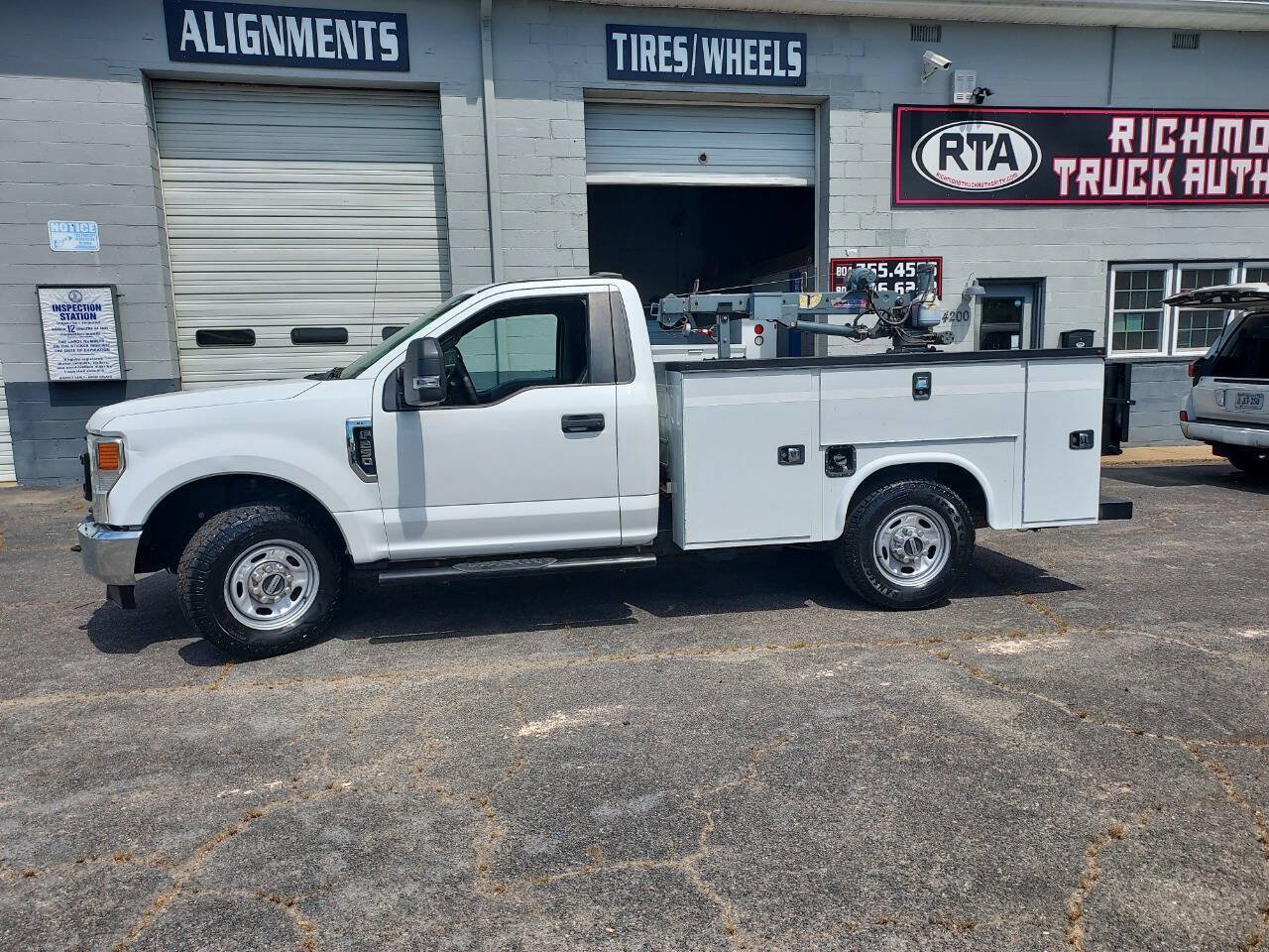 Used 2020 Ford F250 XL w/ Power Equipment Group RWD image 3