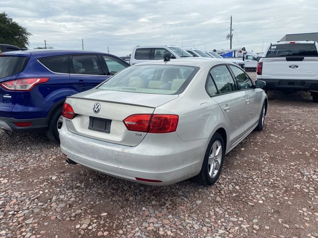 Used 2011 Volkswagen Jetta TDI FWD image 4