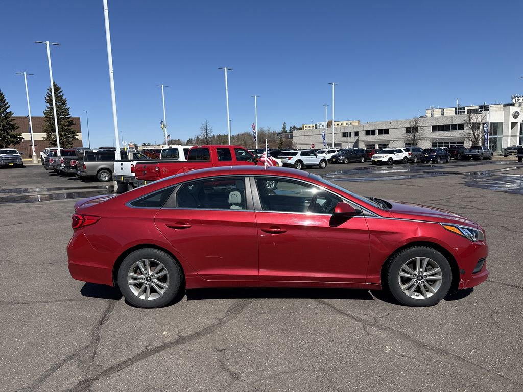 Used 2017 Hyundai Sonata SE FWD image 5