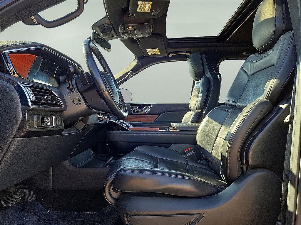 Used 2024 Lincoln Navigator Reserve image 22