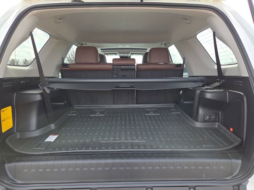 Used 2022 Toyota 4Runner Limited image 31