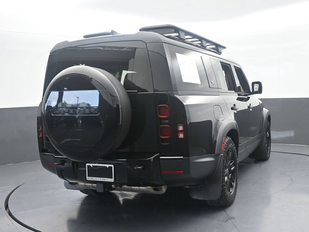 Used 2023 Land Rover Defender 130 SE AWD/4WD image 5