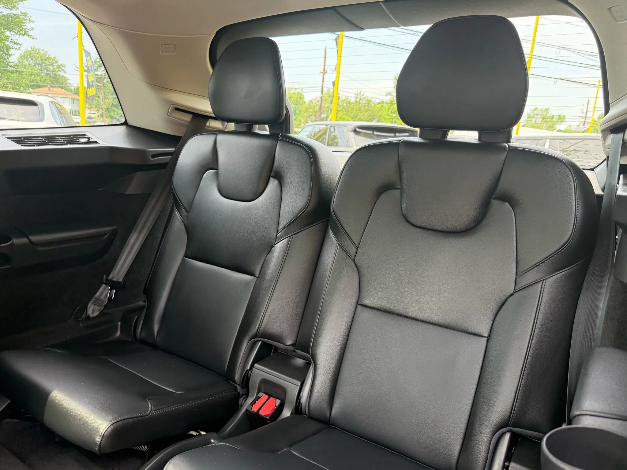 Used 2022 Volvo XC90 T5 Momentum w/ Climate Package image 27