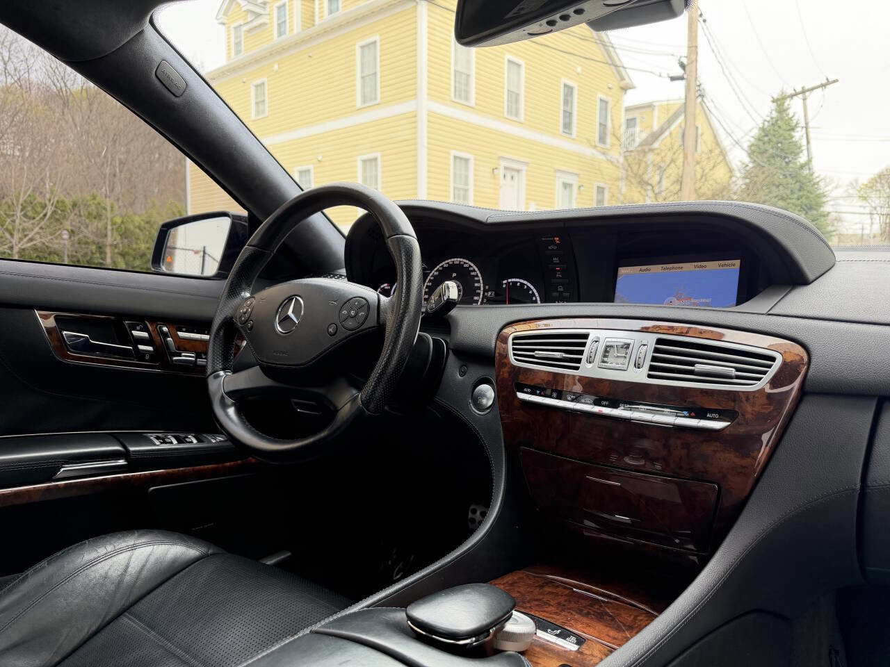 Used 2011 Mercedes-Benz CL 63 AMG image 32