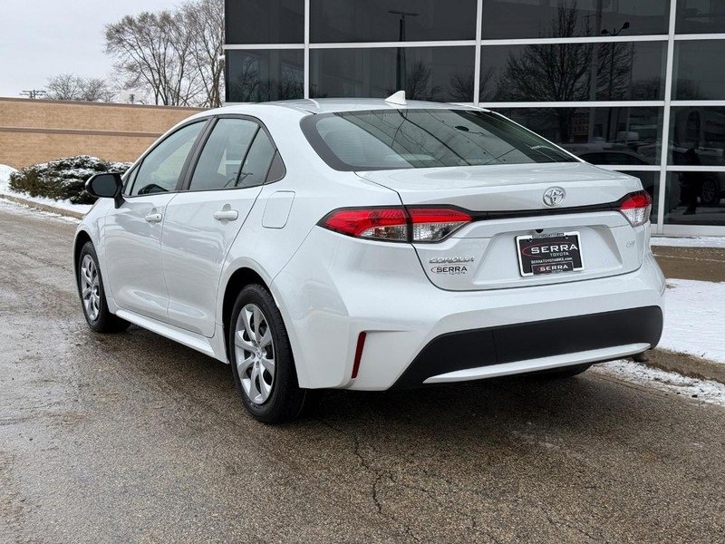 Used 2022 Toyota Corolla LE image 5