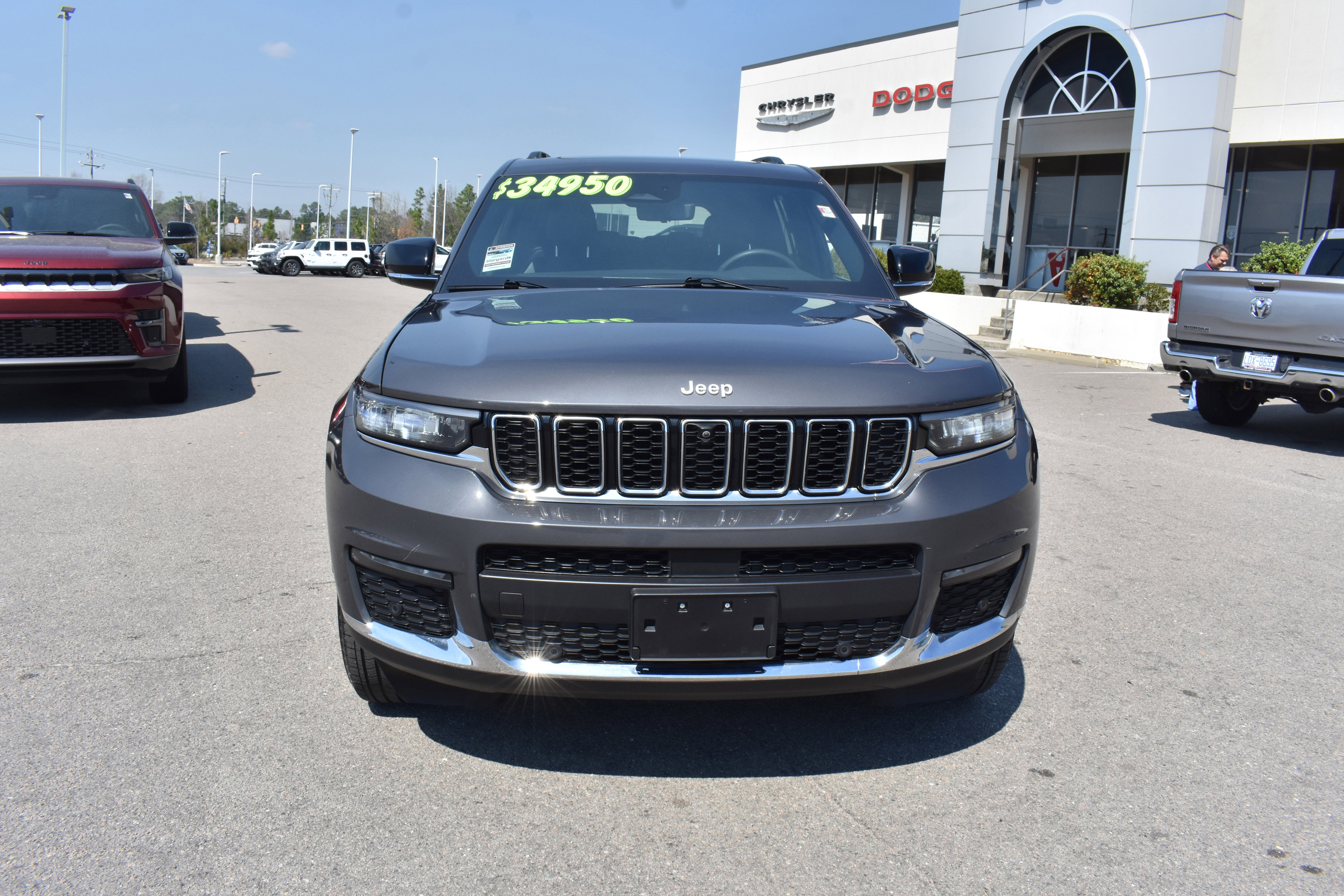 Used 2024 Jeep Grand Cherokee L Limited w/ Luxury Tech Group II image 4