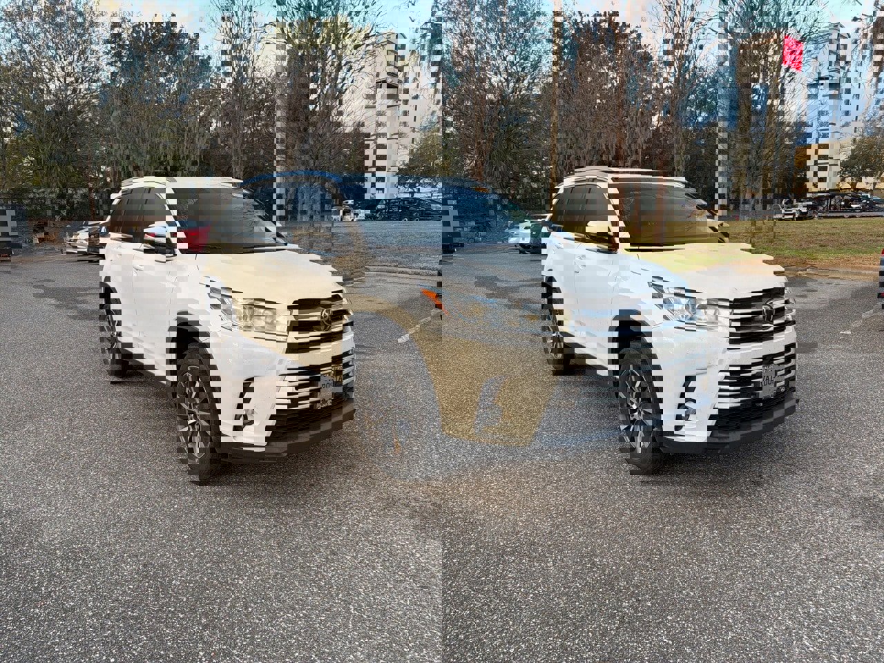 Used 2019 Toyota Highlander XLE image 7